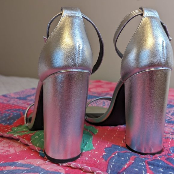 Steve Madden Carson Silver Leather Heel - Picture 6 of 8